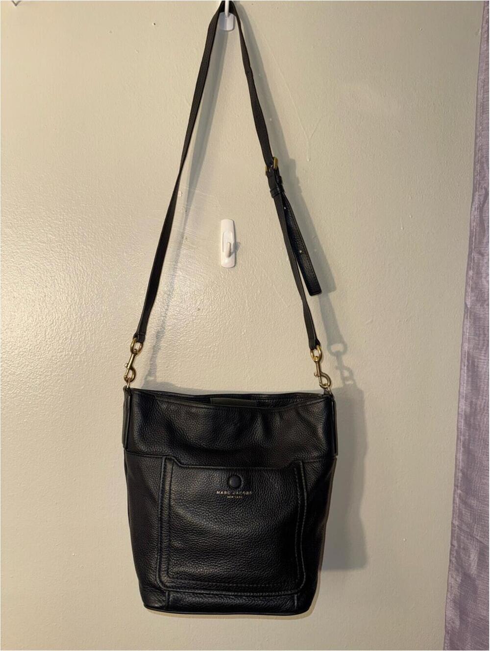 Marc Jacobs Gotham Black Pebbled Leather Bucket Bag - Picture 2 of 13